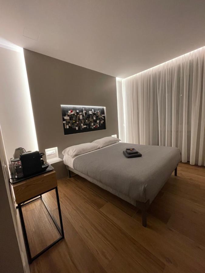 Lucrino 45 By Ale Hotel โรม ภายนอก รูปภาพ