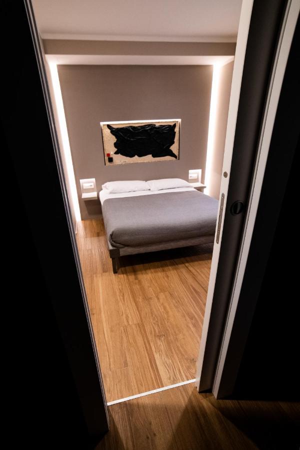 Lucrino 45 By Ale Hotel โรม ภายนอก รูปภาพ